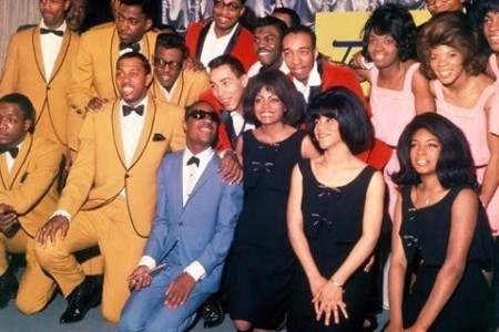 Motown revue group pic vintage